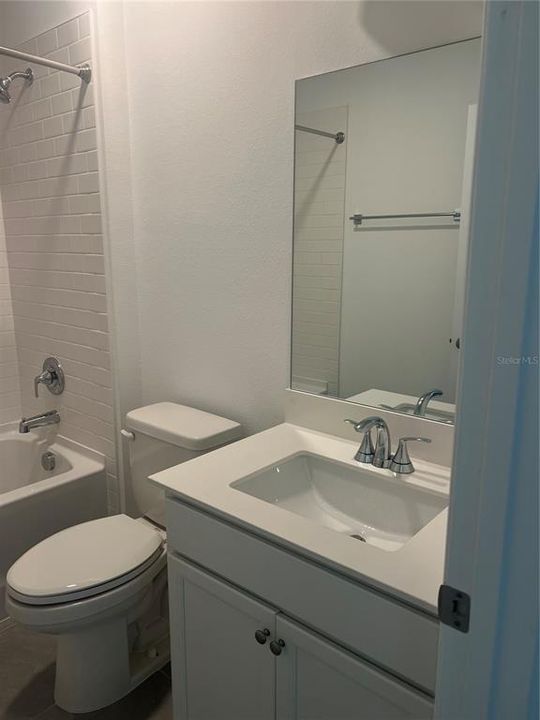 出租: $2,000 (3 贝兹, 2 浴室, 1684 平方英尺)