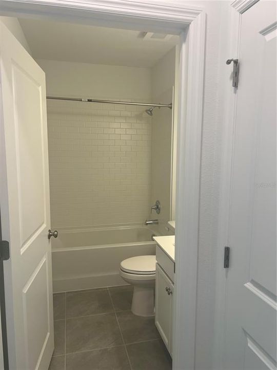 出租: $2,000 (3 贝兹, 2 浴室, 1684 平方英尺)