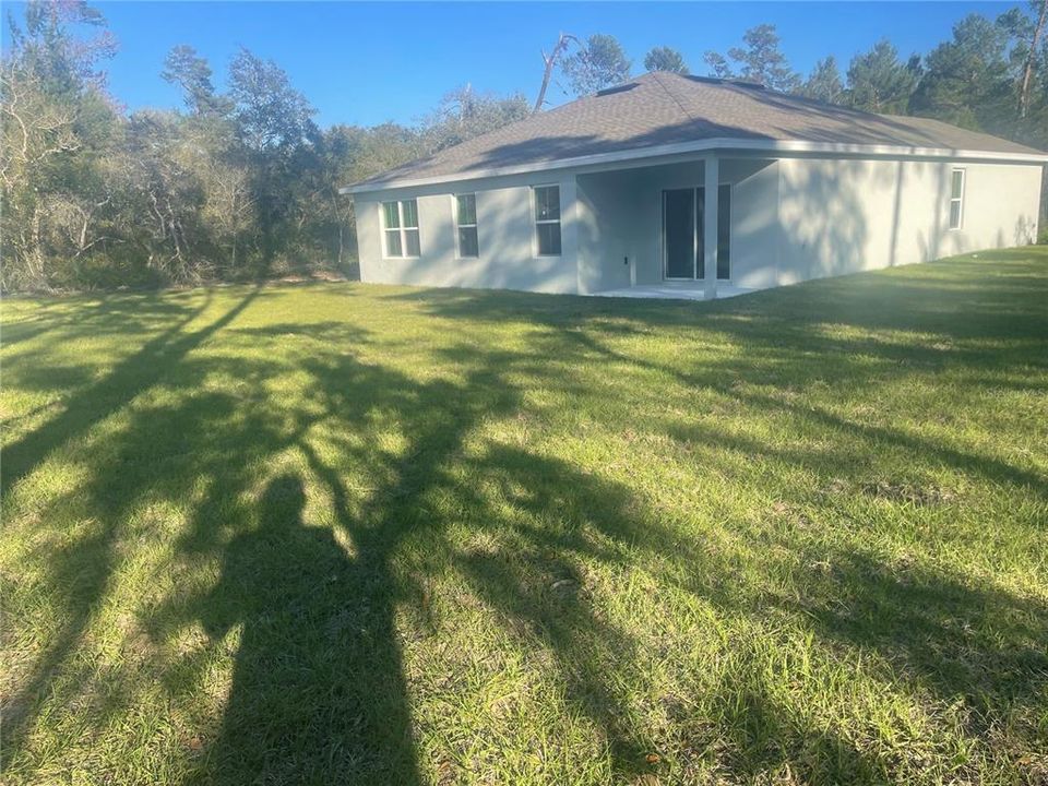 出租: $2,000 (3 贝兹, 2 浴室, 1684 平方英尺)