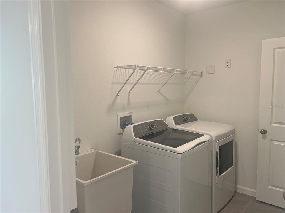 出租: $2,000 (3 贝兹, 2 浴室, 1684 平方英尺)