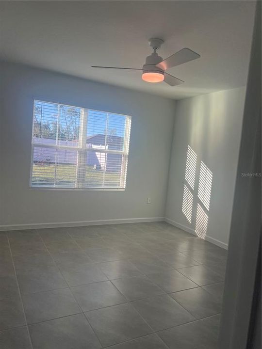 出租: $2,000 (3 贝兹, 2 浴室, 1684 平方英尺)