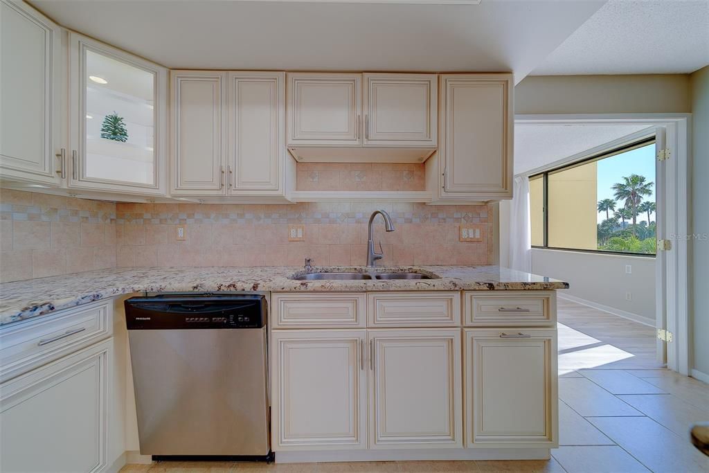 待售: $879,000 (3 贝兹, 2 浴室, 1619 平方英尺)