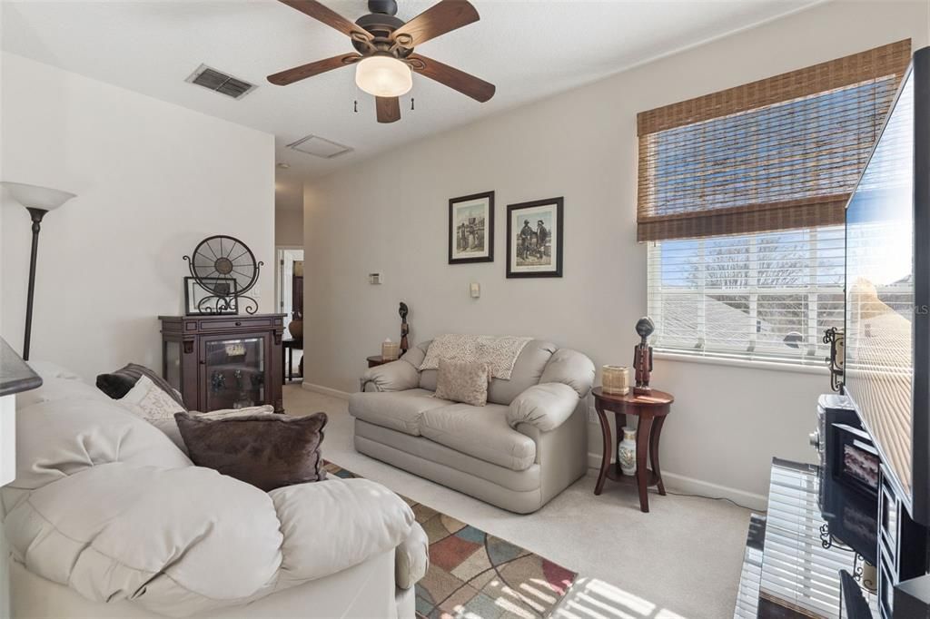 For Sale: $520,000 (4 beds, 3 baths, 2732 Square Feet)