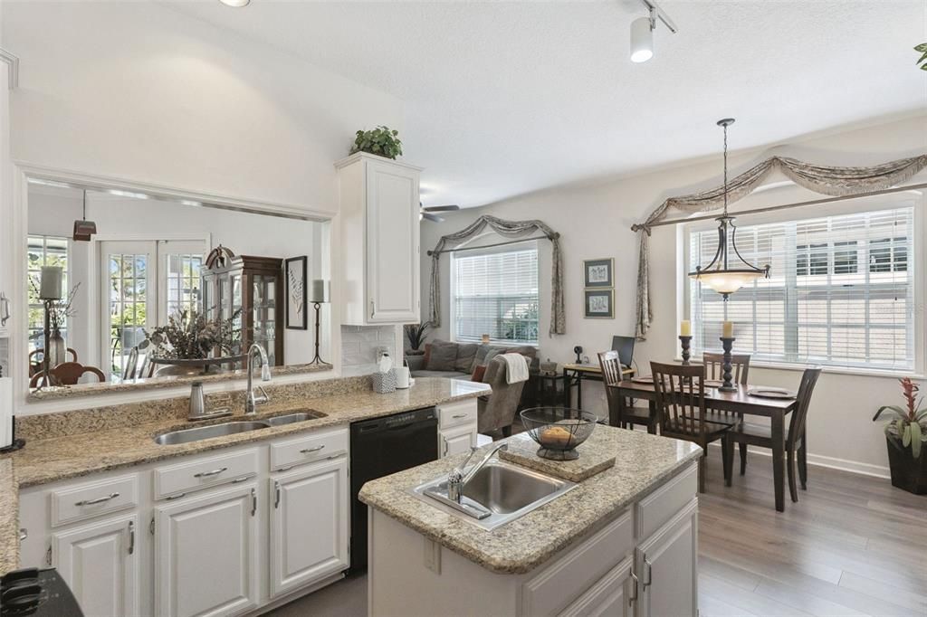 For Sale: $520,000 (4 beds, 3 baths, 2732 Square Feet)