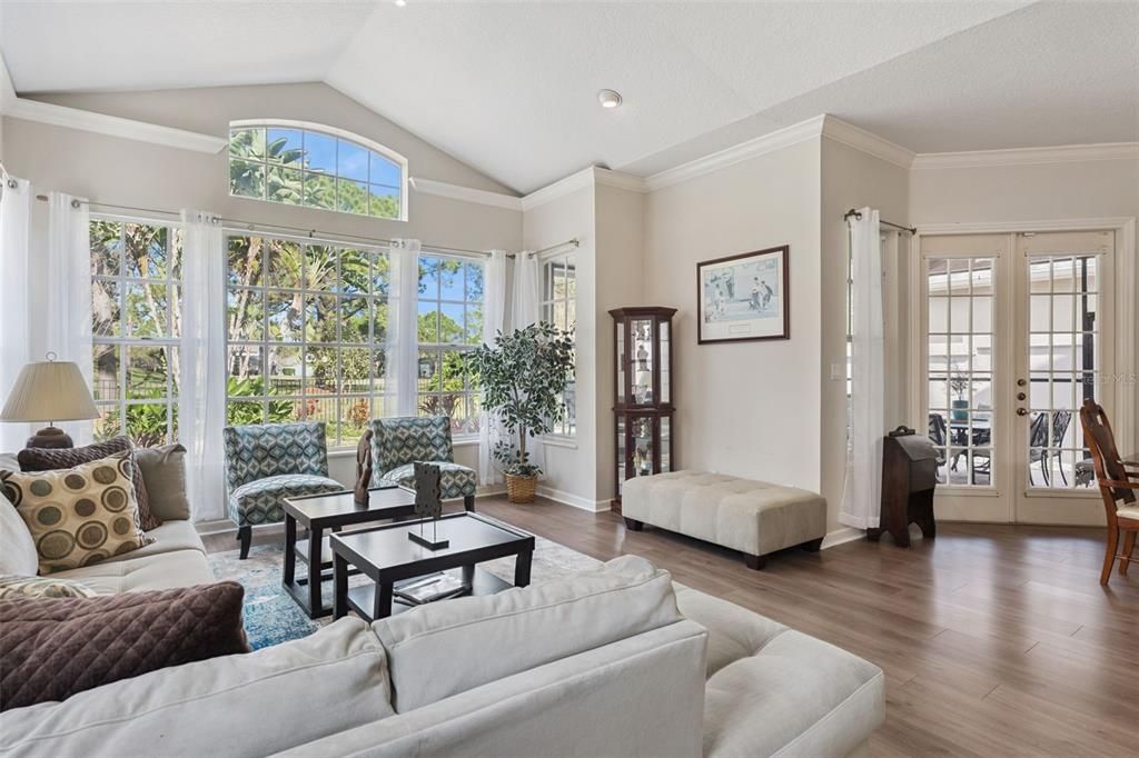 For Sale: $520,000 (4 beds, 3 baths, 2732 Square Feet)