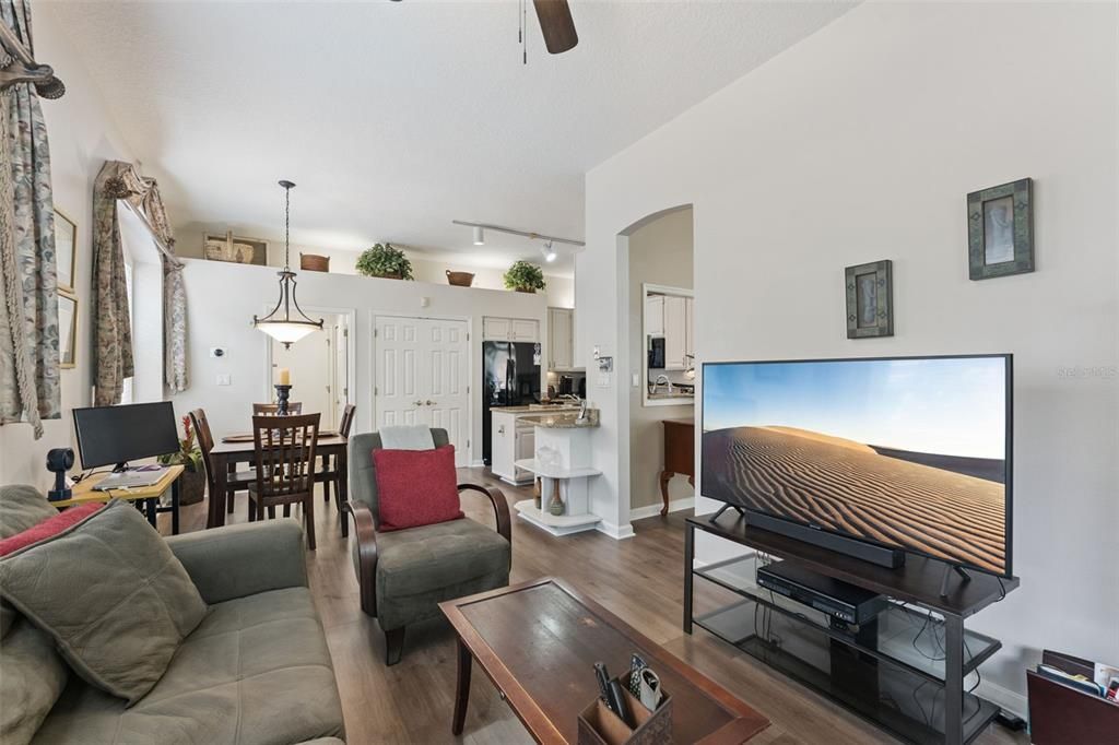 For Sale: $520,000 (4 beds, 3 baths, 2732 Square Feet)