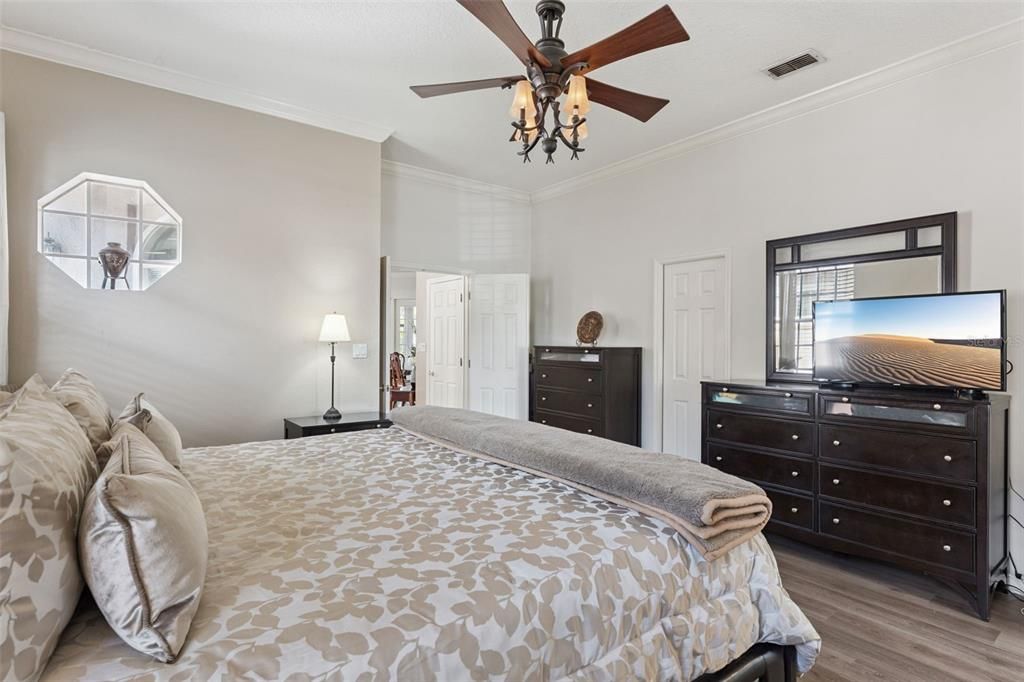 For Sale: $520,000 (4 beds, 3 baths, 2732 Square Feet)