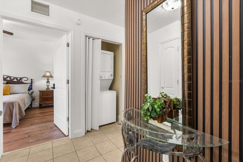 For Sale: $325,000 (2 beds, 2 baths, 1078 Square Feet)