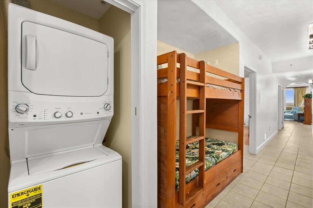 For Sale: $325,000 (2 beds, 2 baths, 1078 Square Feet)