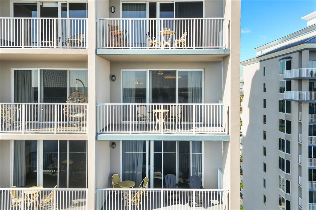 For Sale: $325,000 (2 beds, 2 baths, 1078 Square Feet)