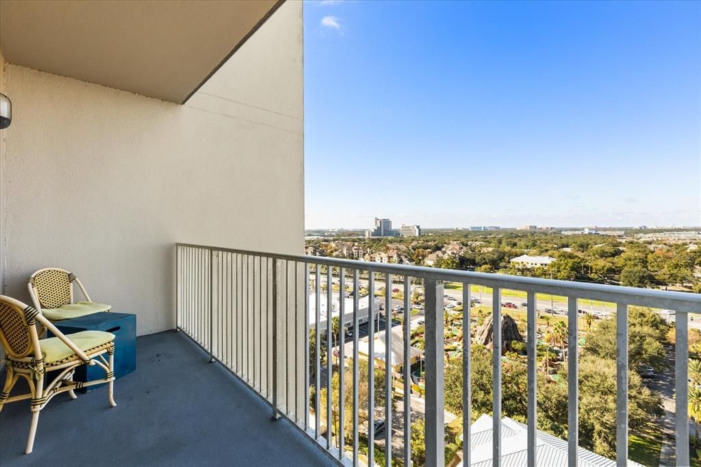 For Sale: $325,000 (2 beds, 2 baths, 1078 Square Feet)