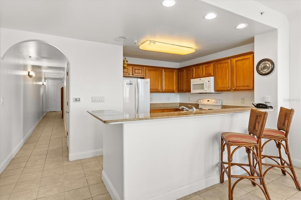 For Sale: $325,000 (2 beds, 2 baths, 1078 Square Feet)