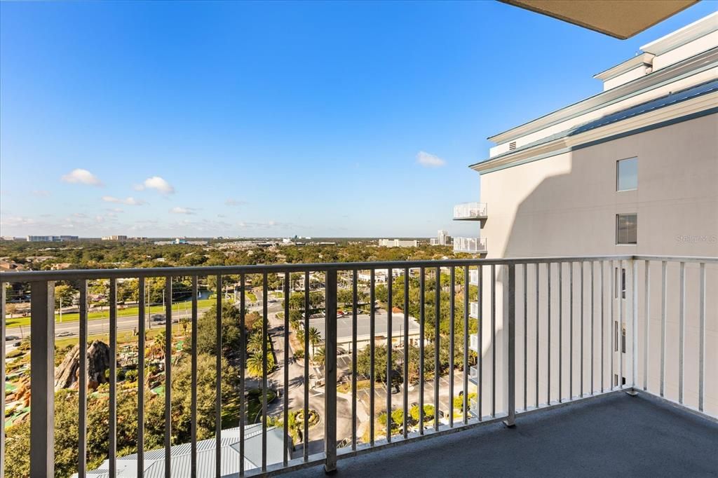 For Sale: $325,000 (2 beds, 2 baths, 1078 Square Feet)