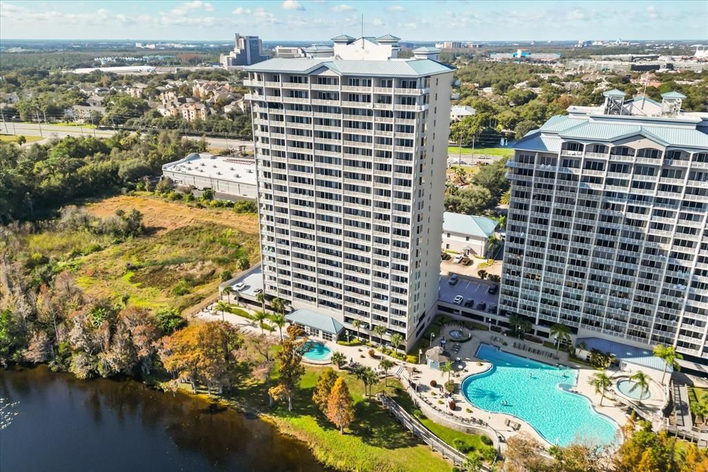 For Sale: $325,000 (2 beds, 2 baths, 1078 Square Feet)