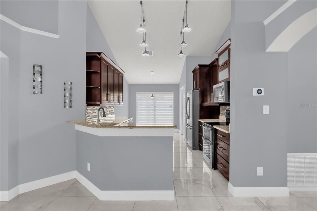 На продажу: $449,500 (4 спален, 2 ванн, 1786 Квадратных фут)