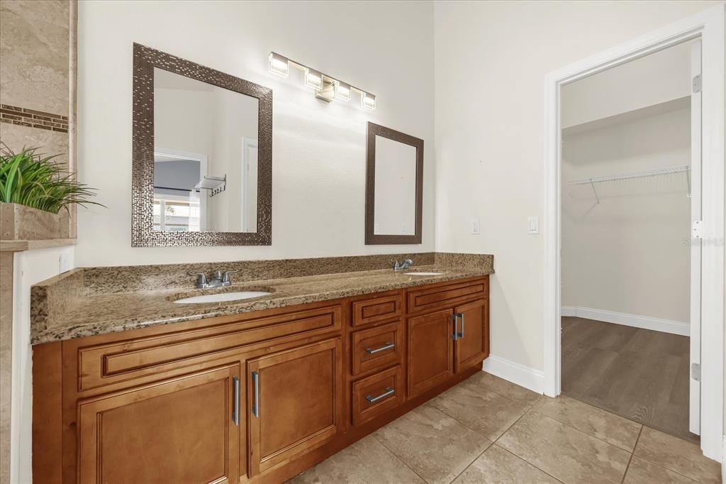 На продажу: $449,500 (4 спален, 2 ванн, 1786 Квадратных фут)