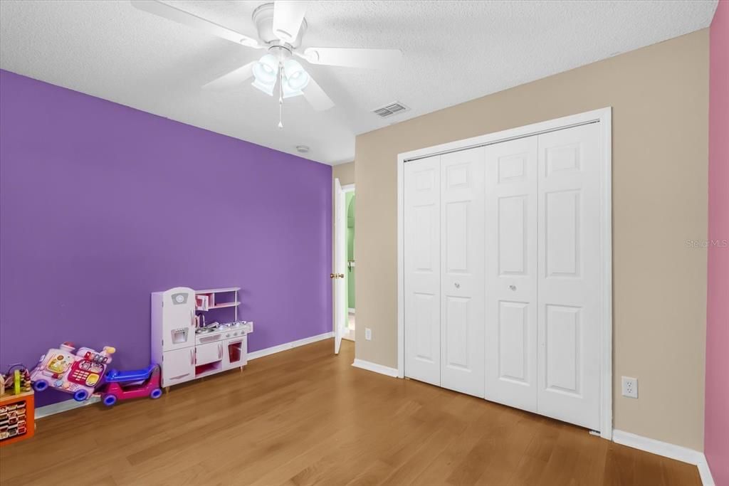 For Sale: $369,999 (3 beds, 3 baths, 1813 Square Feet)