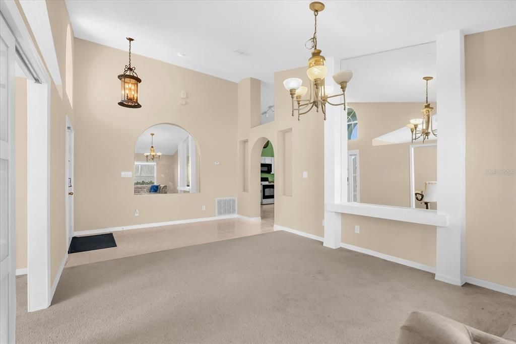 For Sale: $369,999 (3 beds, 3 baths, 1813 Square Feet)