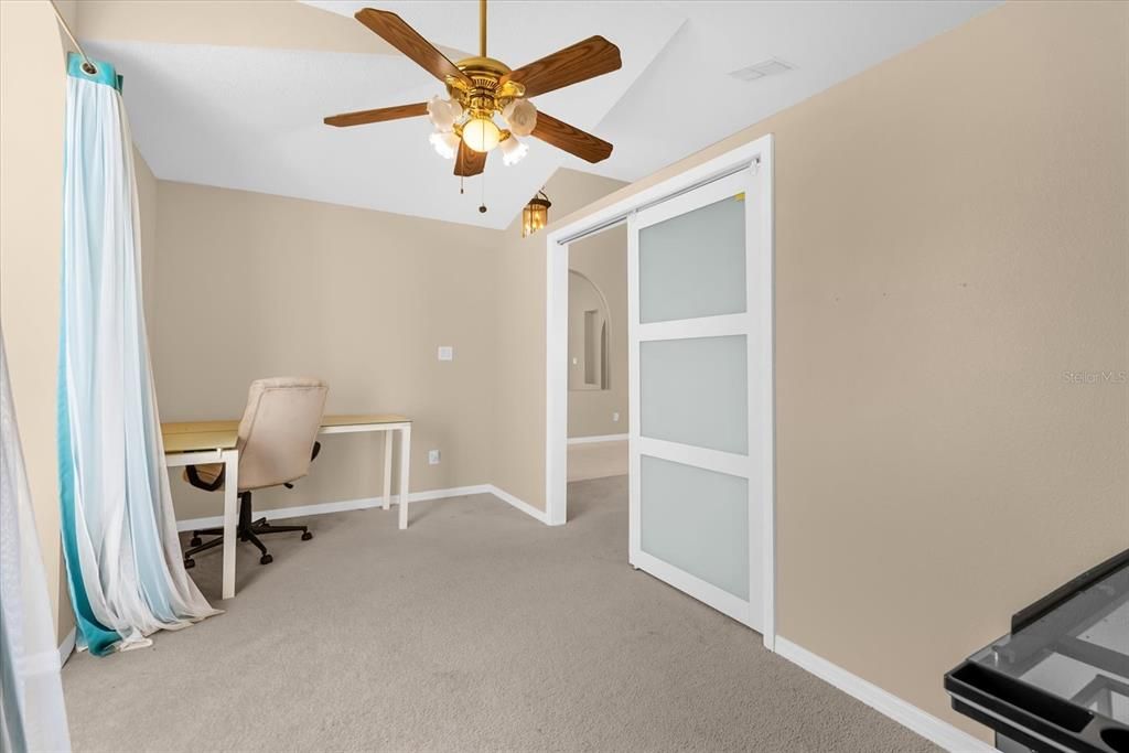 For Sale: $369,999 (3 beds, 3 baths, 1813 Square Feet)