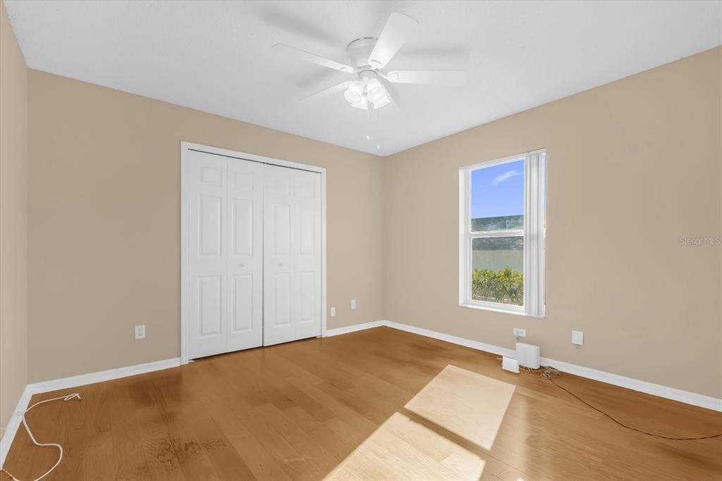 For Sale: $369,999 (3 beds, 3 baths, 1813 Square Feet)