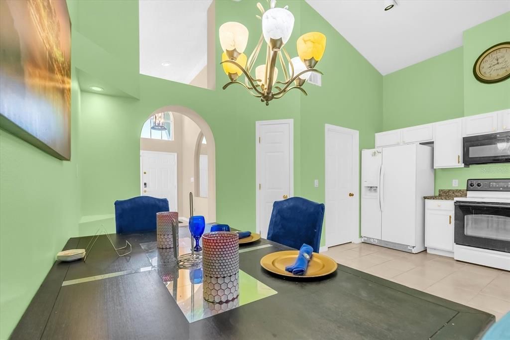 For Sale: $369,999 (3 beds, 3 baths, 1813 Square Feet)