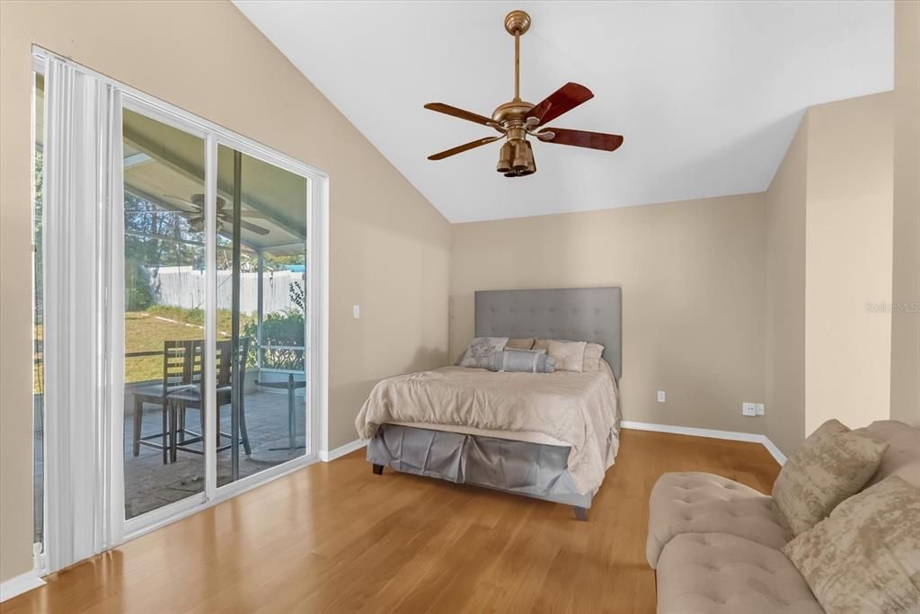 For Sale: $369,999 (3 beds, 3 baths, 1813 Square Feet)