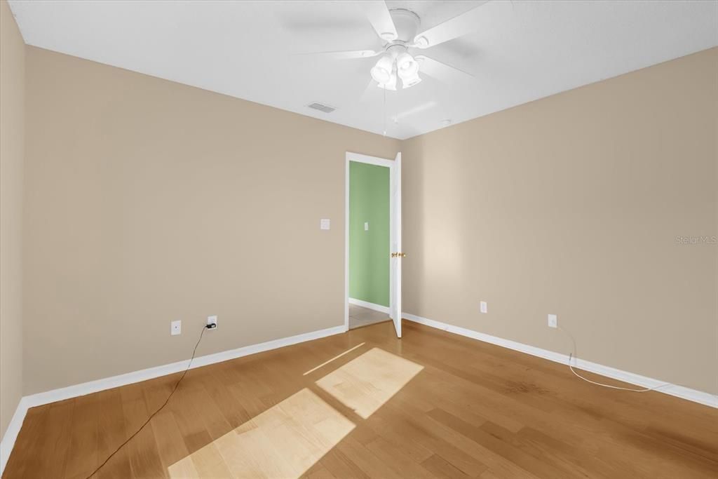 For Sale: $369,999 (3 beds, 3 baths, 1813 Square Feet)