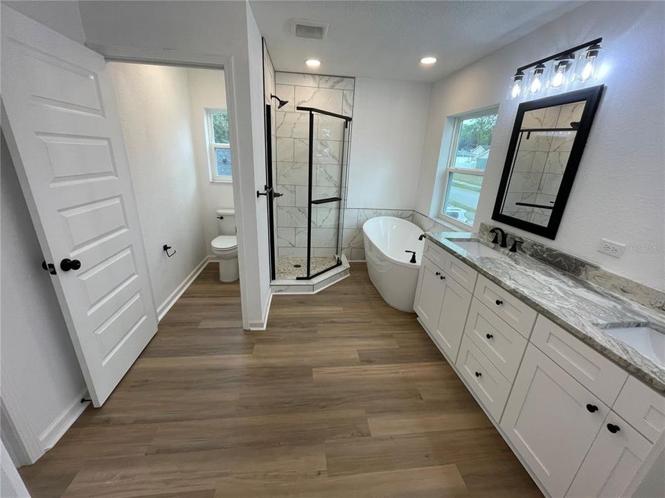 En Venta: $434,900 (4 camas, 2 baños, 2112 Pies cuadrados)