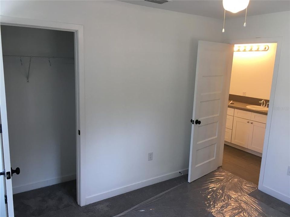 待售: $449,900 (4 贝兹, 2 浴室, 2112 平方英尺)