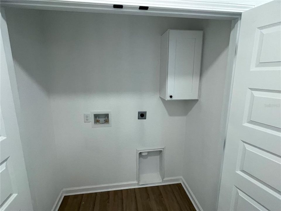 En Venta: $434,900 (4 camas, 2 baños, 2112 Pies cuadrados)