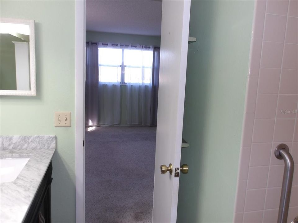 В аренду: $1,800 (2 спален, 2 ванн, 1251 Квадратных фут)