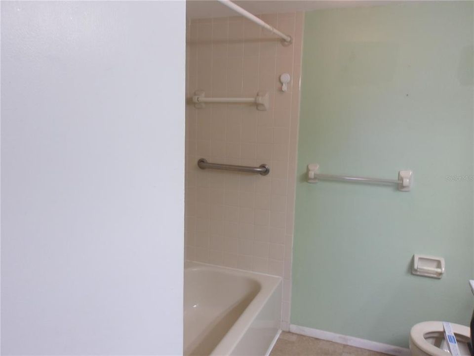 В аренду: $1,800 (2 спален, 2 ванн, 1251 Квадратных фут)