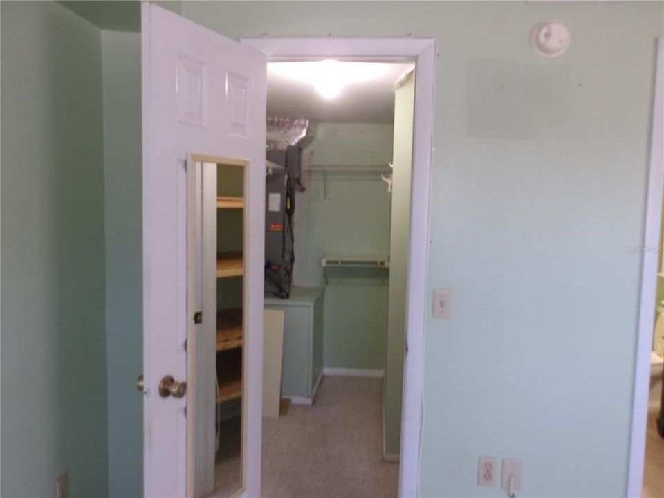 В аренду: $1,800 (2 спален, 2 ванн, 1251 Квадратных фут)