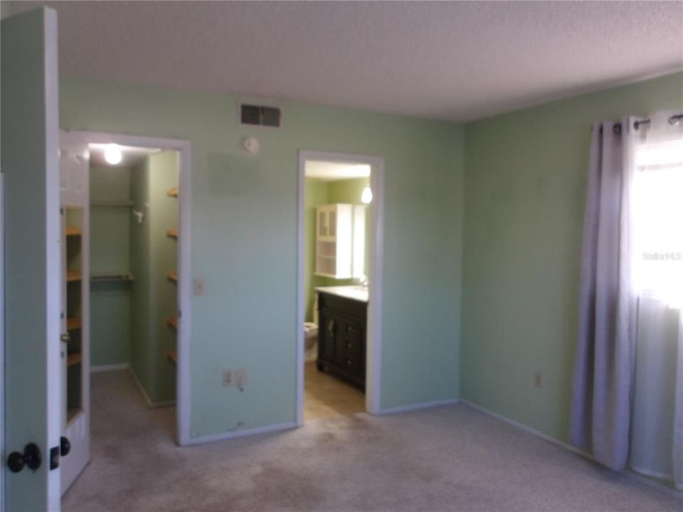 В аренду: $1,800 (2 спален, 2 ванн, 1251 Квадратных фут)