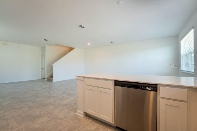 For Rent: $2,250 (3 beds, 2 baths, 1988 Square Feet)