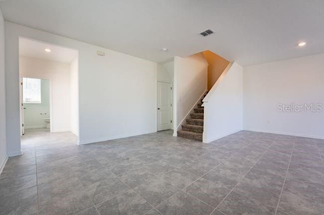 For Rent: $2,250 (3 beds, 2 baths, 1988 Square Feet)