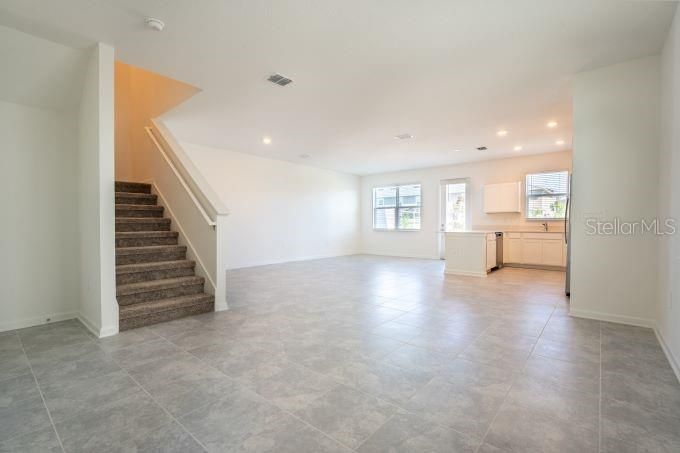 For Rent: $2,250 (3 beds, 2 baths, 1988 Square Feet)