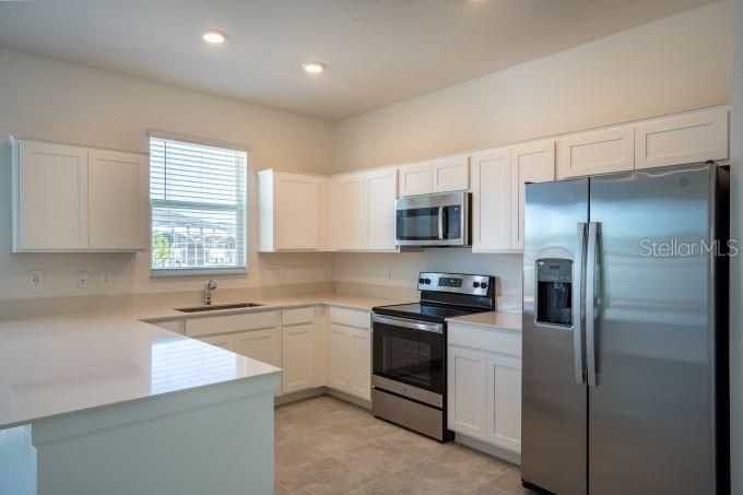 For Rent: $2,250 (3 beds, 2 baths, 1988 Square Feet)