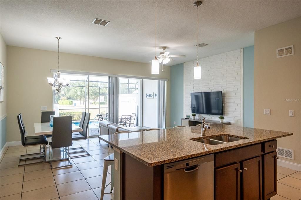 For Rent: $2,525 (4 beds, 3 baths, 2094 Square Feet)