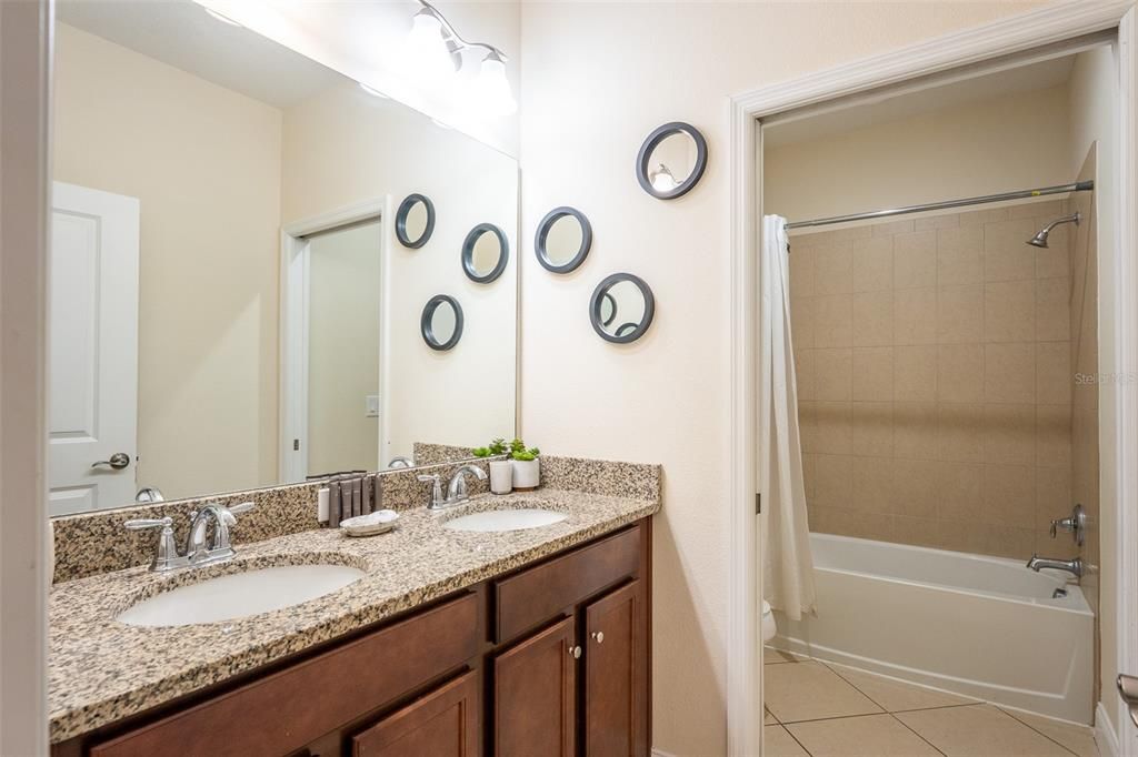 For Rent: $2,525 (4 beds, 3 baths, 2094 Square Feet)