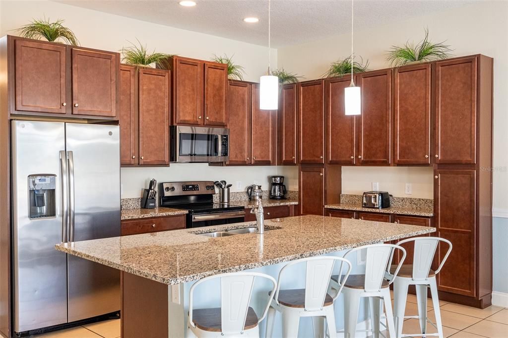 For Rent: $2,525 (4 beds, 3 baths, 2094 Square Feet)