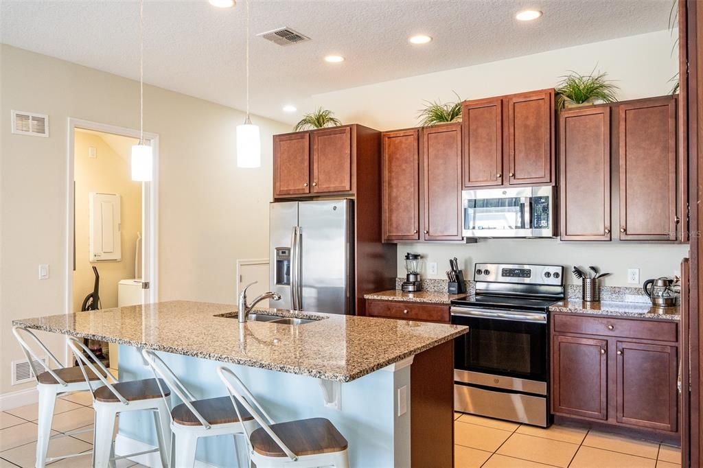 For Rent: $2,525 (4 beds, 3 baths, 2094 Square Feet)