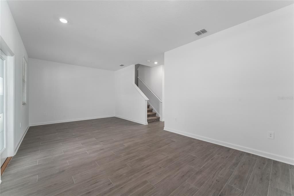 出租: $2,695 (3 贝兹, 2 浴室, 1717 平方英尺)