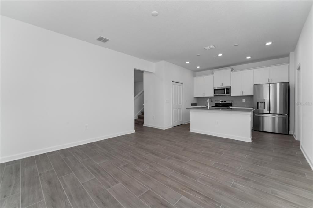 出租: $2,695 (3 贝兹, 2 浴室, 1717 平方英尺)