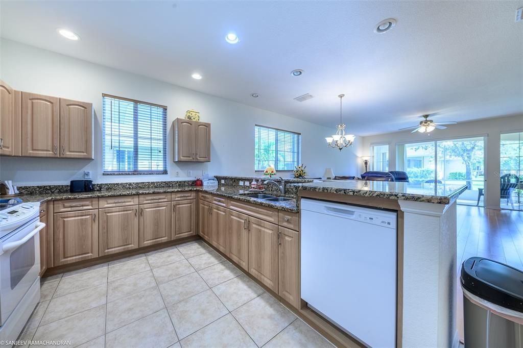 出租: $1,900 (2 贝兹, 2 浴室, 1512 平方英尺)