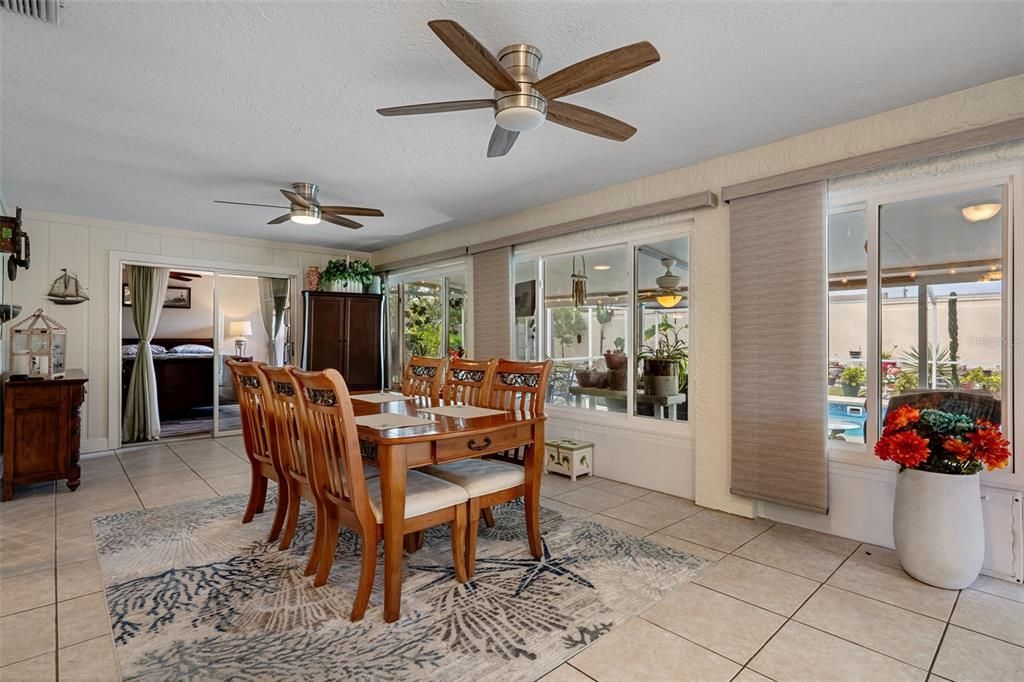 For Sale: $369,900 (2 beds, 2 baths, 1674 Square Feet)