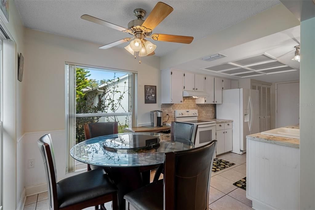 For Sale: $369,900 (2 beds, 2 baths, 1674 Square Feet)