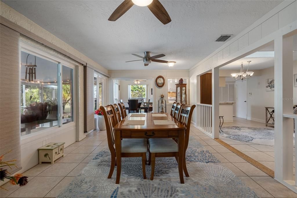 For Sale: $369,900 (2 beds, 2 baths, 1674 Square Feet)