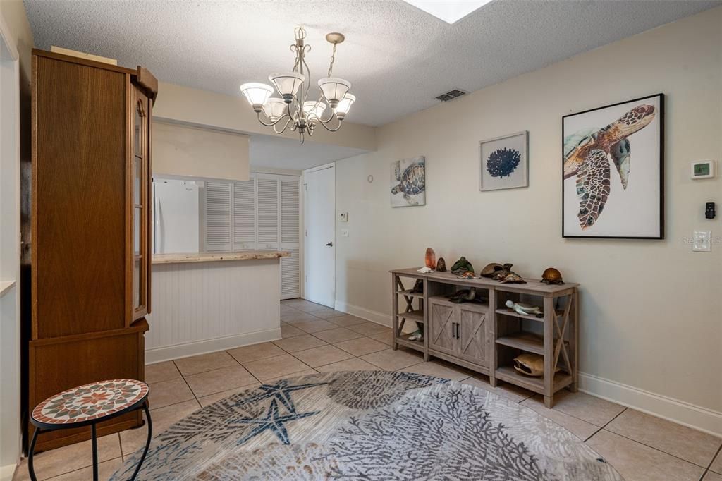 For Sale: $369,900 (2 beds, 2 baths, 1674 Square Feet)