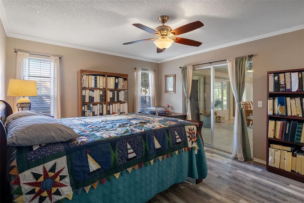 For Sale: $369,900 (2 beds, 2 baths, 1674 Square Feet)